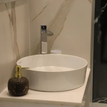 Tiranalake Luxury - Self Check-in Apartmán *