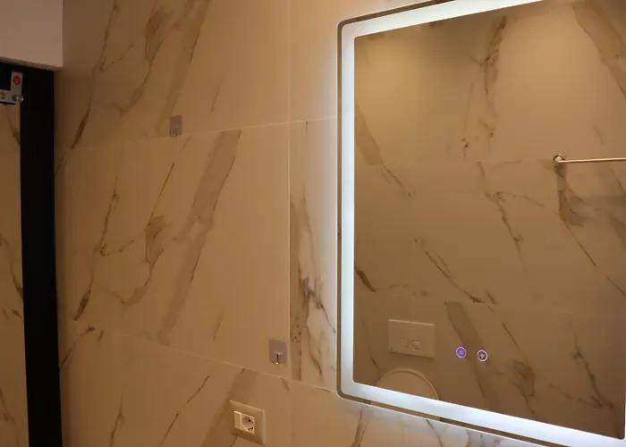 Tiranalake Luxury - Self Check-in Apartment Tirana