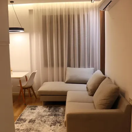公寓 Tiranalake Luxury - Self Check-in 地拉那